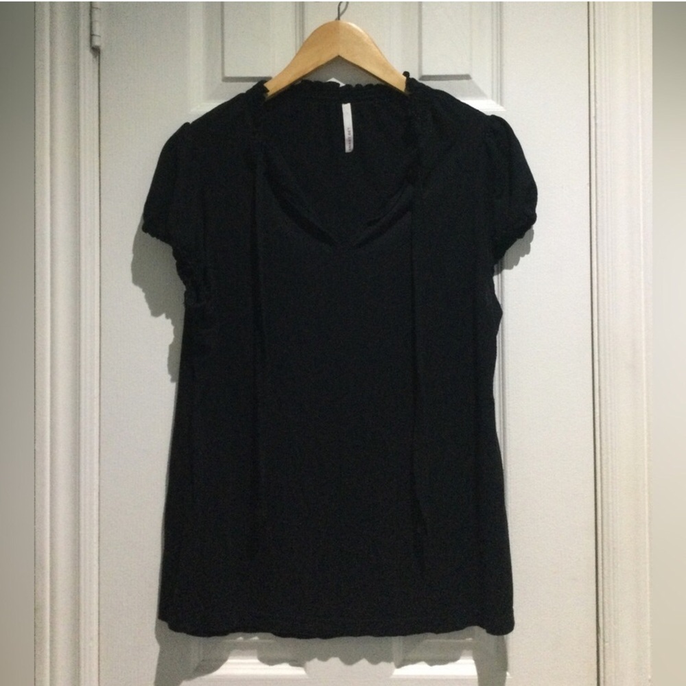 Smart Set Elegant Black Cap Sleeve Blouse